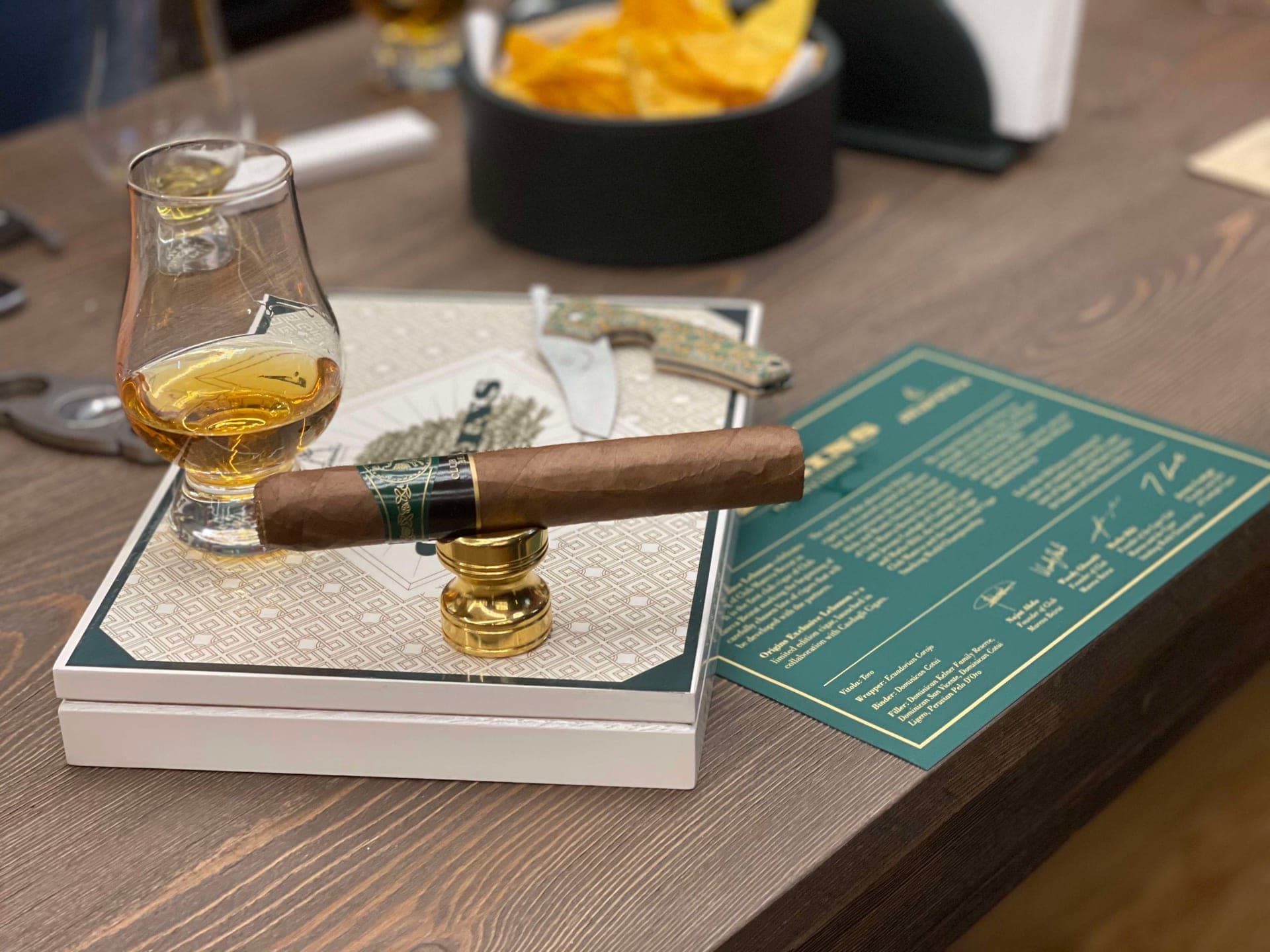 Origins cigar presentation and packaging